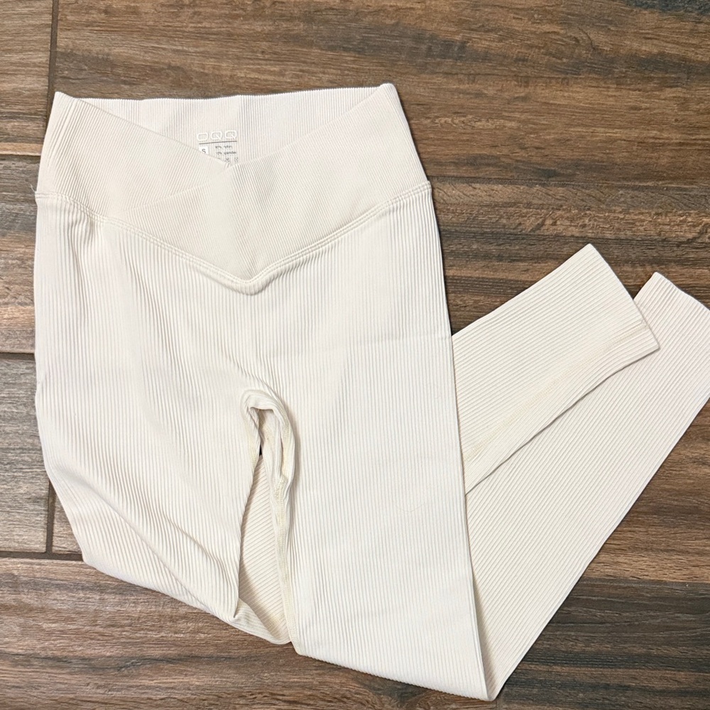 OQQ Cream Ribbed Leggings